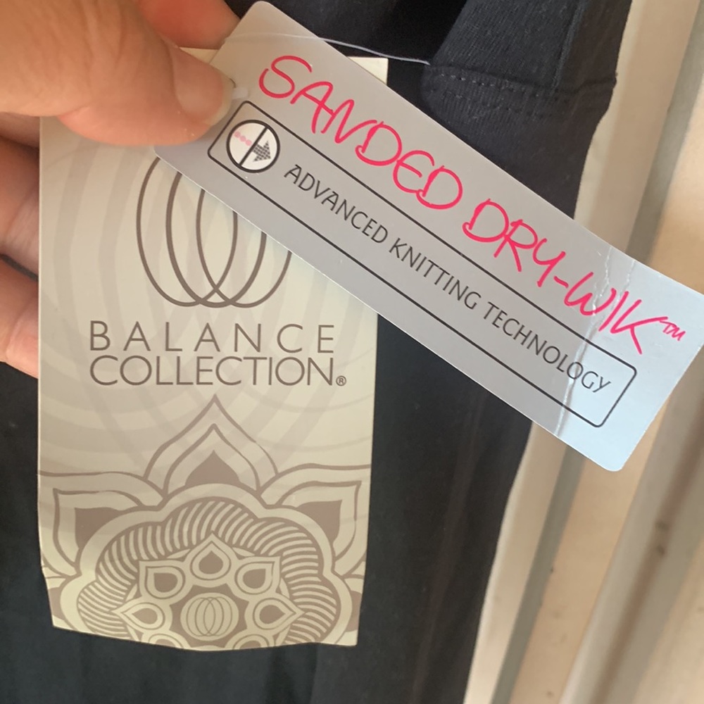 Balance Collection, The Legging 27” inseam. NWT. Black & size medium. - Picture 4 of 6